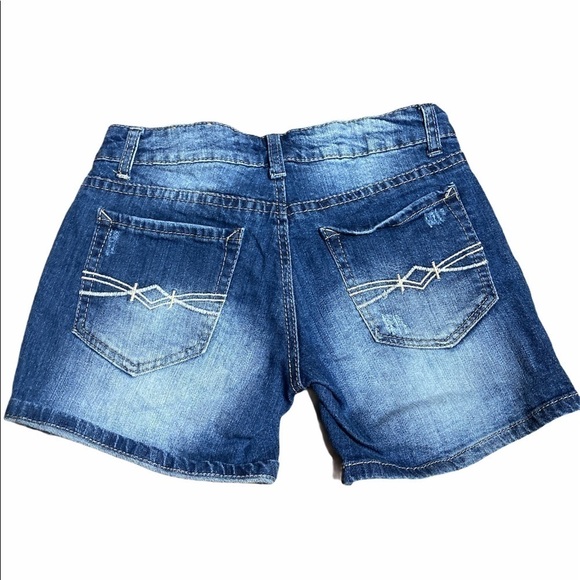 Mudd Distressed Shorts Size 5 - Picture 2 of 7